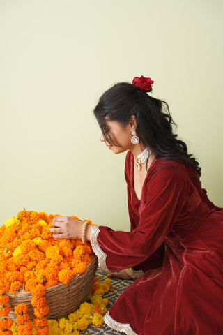 Autumn Ember Velvet Suit with Scalloped Tissue Dupatta