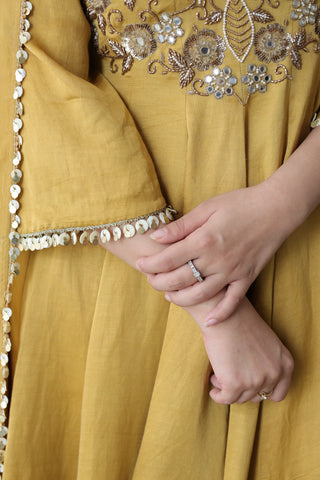 Zariya Short Anarkali With Tulip Pants