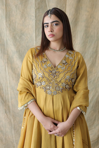 Zariya Short Anarkali With Tulip Pants