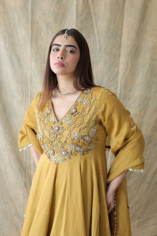 Zariya Short Anarkali With Tulip Pants