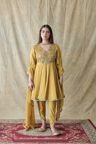 Zariya Short Anarkali With Tulip Pants