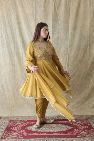Zariya Short Anarkali With Tulip Pants