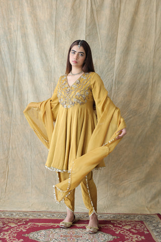 Zariya Short Anarkali With Tulip Pants