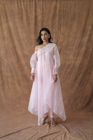 Khwaab One Shoulder Open Cape With Cigaratte Pants