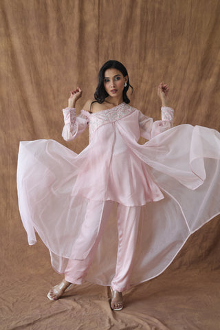 Khwaab One Shoulder Open Cape With Cigaratte Pants