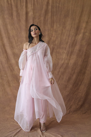 Khwaab One Shoulder Open Cape With Cigaratte Pants