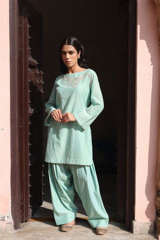 Firoza Boat Neck Kurta And Farsi Salwar Set
