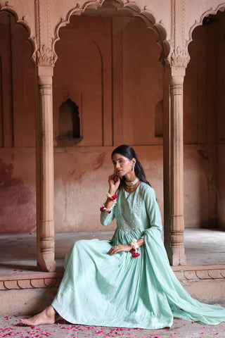 Mehr Centre Pleated Kali Kurta With Dupatta