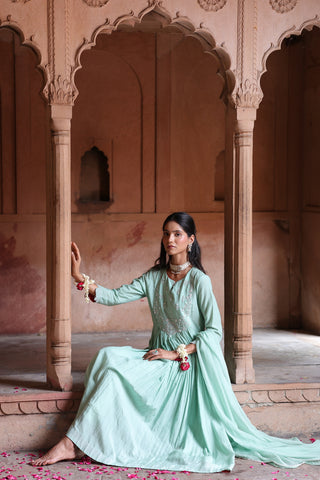 Mehr Centre Pleated Kali Kurta With Dupatta