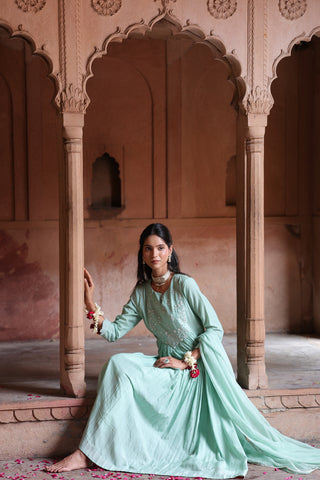 Mehr Centre Pleated Kali Kurta With Dupatta