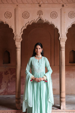 Mehr Centre Pleated Kali Kurta With Dupatta