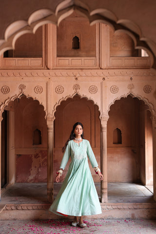 Mehr Centre Pleated Kali Kurta With Dupatta