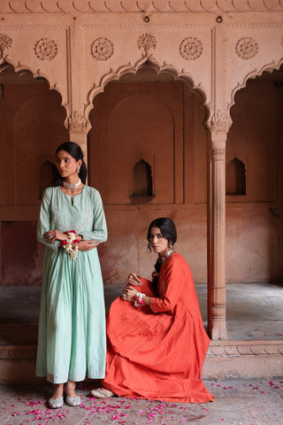 Mehr Centre Pleated Kali Kurta With Dupatta