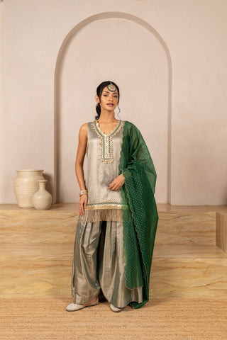 Green Chamak Sleeveless Twill Kurta Set