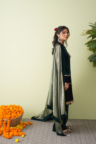 Autumn Ember Velvet Suit with Scalloped Tissue Dupatta