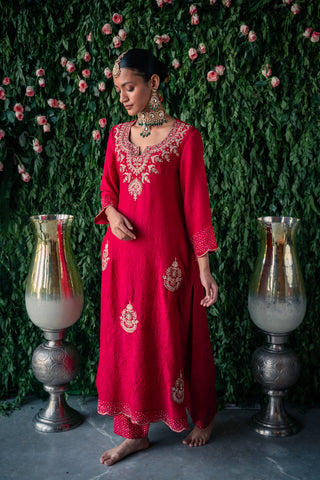 Crushed silk kurta with Embroidery and Silk Pants with Net Dupatta