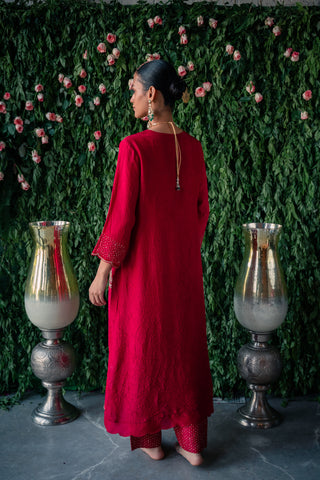 Crushed silk kurta with Embroidery and Silk Pants with Net Dupatta