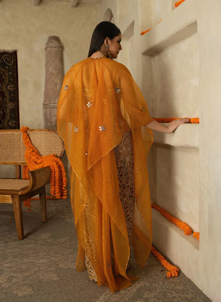 Sarayu Cape Set
