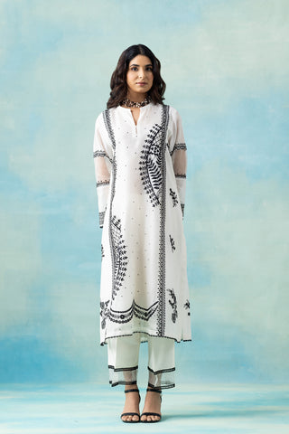 Kala Safed Kurta Set