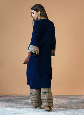 Yashvi Velvet Set