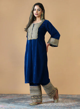 Yashvi Velvet Set